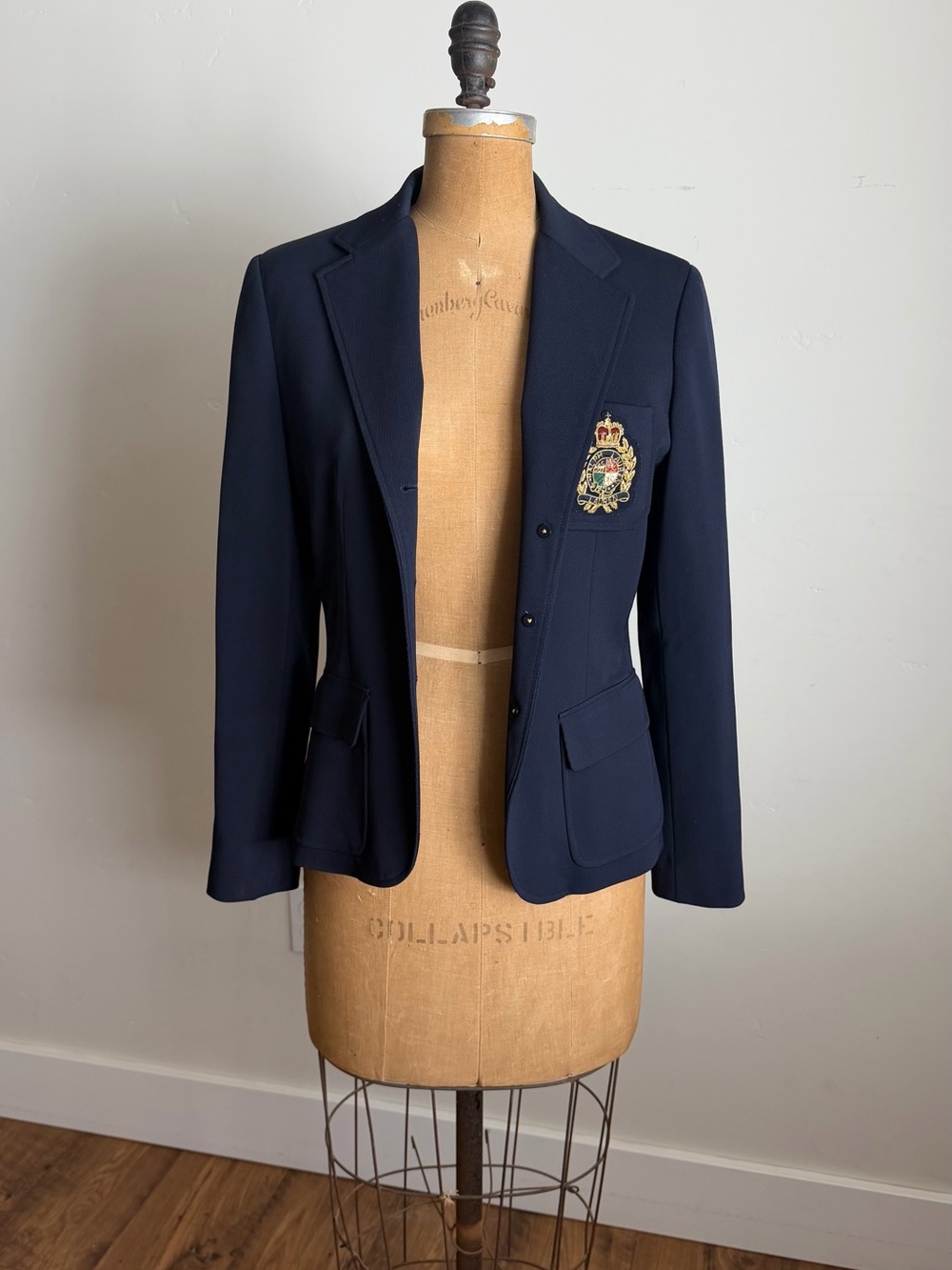 Classic Ralph Lauren Navy Wool Blazer with Embroidered Beaded Crest Old Money - Picture 2 of 12